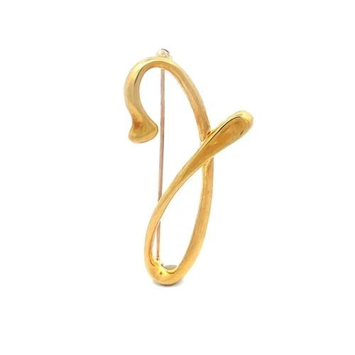 TIFFANY & CO ELSA PERETTI GOLD BROOCH 18K YELLOW CURSIVE LETTER J PIN 1983: TIFFANY & CO ELSA PERETTI GOLD BROOCH 18K YELLOW CURSIVE LETTER J PIN 1983 Elevate your jewelry collection with the timeless elegance of the Tiffany & Co Elsa Peretti gold brooch. Crafted in 18k yello