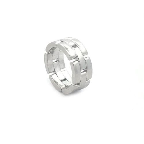 CARTIER MAILLON PANTHERE RING 18KT WHITE GOLD THREE ROWS SIZE 49 PAPER: CARTIER MAILLON PANTHERE RING 18KT WHITE GOLD THREE ROWS SIZE 49 PAPER The Cartier Maillon Panthere Ring in 18kt White Gold is a stunning piece of fine jewelry that exudes beauty and elegance. This ri