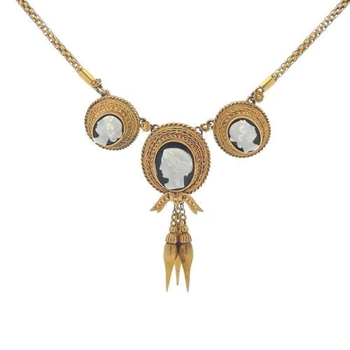 VICTORIAN CAMEO NECKLACE 18K 14K YELLOW GOLD 3 OVAL FRAME MOTIFS DANGLE SPEARS: VICTORIAN CAMEO NECKLACE 18K 14K YELLOW GOLD 3 OVAL FRAME MOTIFS DANGLE SPEARS This is a lovely Victorian necklace, the centerpiece is crafted from 18k yellow gold triple oval frame and 3 dangling spe