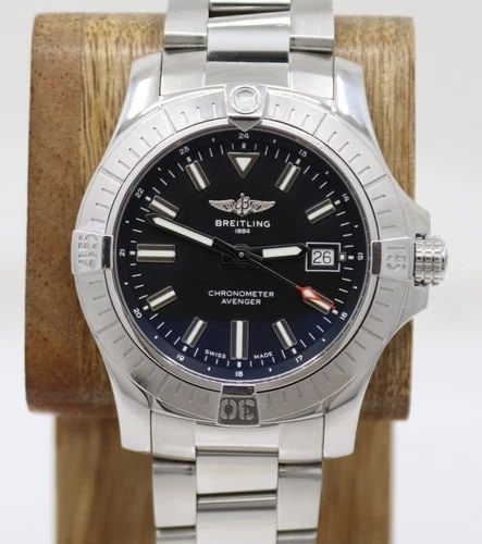 BREITLING CHRONOMETER AVENGER 43MM BLACK DATE DIAL AUTOMATIC WATCH A17318: BREITLING CHRONOMETER AVENGER 43MM BLACK DATE DIAL AUTOMATIC WATCH A17318 Description Breitling Chronometer Avenger 43mm Black Date Dial Automatic Watch A17318 The watch has been used previously. The 