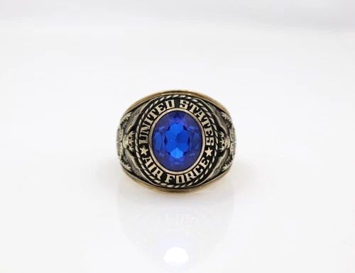 JOSTENS UNITED STATES AIR FORCE MILITARY 10K YELLOW GOLD RING SIZE 10.5 ~ 19.6 G: JOSTENS UNITED STATES AIR FORCE MILITARY 10K YELLOW GOLD RING SIZE 10.5 ~ 19.6 G Description Jostens United States Air Force Military 10K Yellow Gold Ring Item is in good condition. May show signs of 