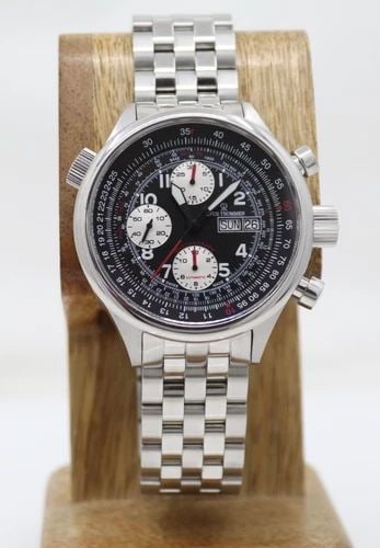 REVUE THOMMEN PILOT 44MM BLACK DAY DATE DIAL CHRONO WATCH W/ BOX 17061.6: REVUE THOMMEN PILOT 44MM BLACK DAY DATE DIAL CHRONO WATCH W/ BOX 17061.6 Description Revue Thommen Pilot 44mm Black Day Date Dial Chrono Watch W/ Box 17061.6 The watch has been used previously. The wa