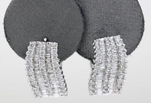 EFFY 14K WHITE GOLD 1.75 TCW NATURAL DIAMOND HUGGIE HOOP EARRINGS 0.75" ~ 8.4 G: EFFY 14K WHITE GOLD 1.75 TCW NATURAL DIAMOND HUGGIE HOOP EARRINGS 0.75" ~ 8.4 G EFFY 14K WHITE GOLD 1.75 TCW NATURAL DIAMOND HUGGIE HOOP EARRINGS 0.75" ~ 8.4 G Description Effy 14k White Gold 1.75 TCW