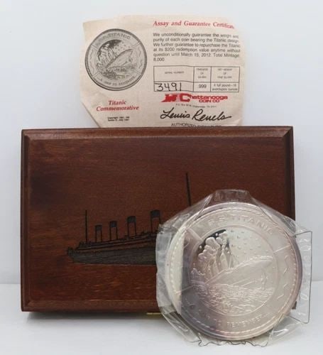 S.S. TITANIC .999 FINE SILVER 1 POUND $200 MEMORIAL COIN W/ WOOD DISPLAY BOX (1 of 2)