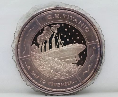S.S. TITANIC "A SHIP TO REMEMBER" 1 POUND .999 SILVER MEDALLION (1 of 2)