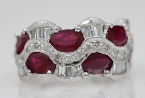 SAMUEL BENHAM BJC 14K WHITE GOLD RUBY & DIAMOND RING SIZE 5: SAMUEL BENHAM BJC 14K WHITE GOLD RUBY & DIAMOND RING SIZE 5 Description Samuel Benham BJC 14K White Gold Ruby & Diamond Ring Ring is in good condition. May show signs of wear and/or tear. Approximate 