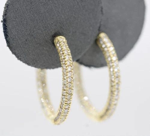 SONIA B. BITTON GALERIE DE BIJOUX® 14K GOLD 1 TCW NATURAL DIAMOND HOOP EARRINGS: SONIA B. BITTON GALERIE DE BIJOUX® 14K GOLD 1 TCW NATURAL DIAMOND HOOP EARRINGS Description Sonia B. Bitton Galerie de Bijoux® 14K Gold 1 TCW Natural Diamond Hoop Earrings The earrings are in great 
