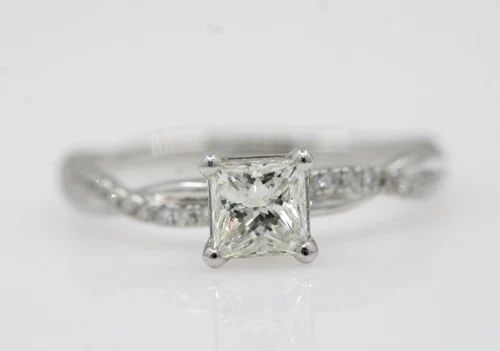 14K WHITE GOLD 0.80 TCW GIA NATURAL DIAMOND PRINCESS ENGAGEMENT RING SIZE 7: 14K WHITE GOLD 0.80 TCW GIA NATURAL DIAMOND PRINCESS ENGAGEMENT RING SIZE 7 14K WHITE GOLD 0.80 TCW GIA NATURAL DIAMOND PRINCESS ENGAGEMENT RING SIZE 7 Description 14k White Gold 0.80 TCW GIA Natural 