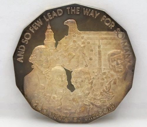 HAMILTON MINT 200 YEARS OF FREEDOM BICENTENNIAL MEDAL - 2.67 TROY OZ FINE SILVER (1 of 2)