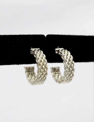 TIFFANY & CO. STERLING SILVER SOMERSET MESH HOOP EARRINGS: TIFFANY & CO. STERLING SILVER SOMERSET MESH HOOP EARRINGS Description Tiffany & Co. Sterling Silver Somerset Mesh Hoop Earrings Item is in good condition. May show signs of wear and/or tear. Approxima