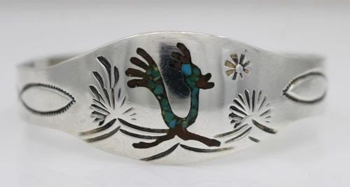 NAVAJO TOM AHASTEEN STERLING SILVER INLAY TURQUOISE & CORAL CUFF BRACELET: NAVAJO TOM AHASTEEN STERLING SILVER INLAY TURQUOISE & CORAL CUFF BRACELET Description Navajo Tom Ahasteen Sterling Silver Inlay Turquoise & Coral Cuff Bracelet Bracelet is in good condition. May show 