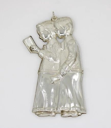 VINTAGE 1979 GORHAM CHOIR BOYS STERLING SILVER CHRISTMAS ORNAMENT (1 of 2)