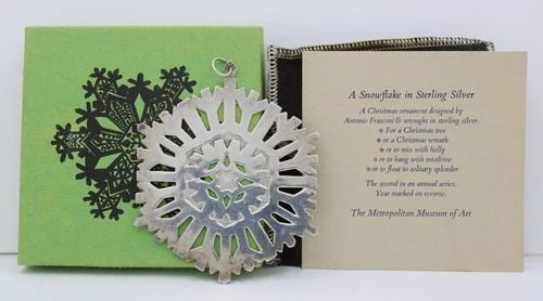 1972 METROPOLITAN MUSEUM OF ART STERLING SILVER SNOWFLAKE ORNAMENT W/ BOX 32.1 G (1 of 2)