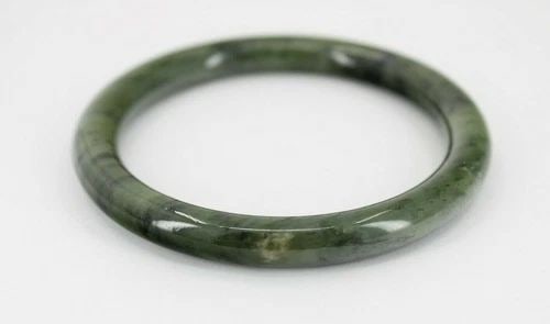 NATURAL JADEITE DARK GREEN JADE SOLID BANGLE 60MM BRACELET FITS 7.5" (1 of 2)