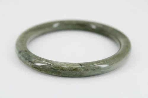 NATURAL JADEITE JADE SOLID BANGLE 60MM BRACELET, FITS UP TO 7.5 " (1 of 2)