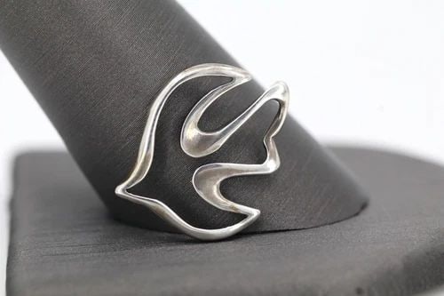 RETIRED JAMES AVERY STERLING SILVER OPEN DOVE PENDANT (1 of 2)