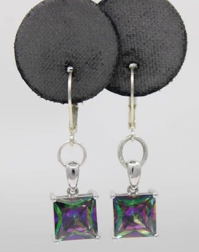 STERLING SILVER MYSTIC TOPAZ NECKLACE/PENDANT, EARRINGS & RING SET 17.1 GRAMS: STERLING SILVER MYSTIC TOPAZ NECKLACE/PENDANT, EARRINGS & RING SET 17.1 GRAMS Description Sterling Silver Mystic Topaz Necklace/Pendant, Earrings & Ring Set Necklace/pendant, earrings & ring is in goo