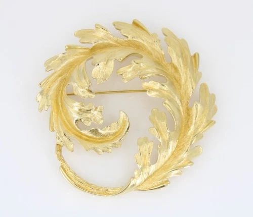 VINTAGE MONET PIN BROOCH LARGE STATEMENT SWIRL LEAF BRUSHED GOLD TONE SIGNED (1 of 2)