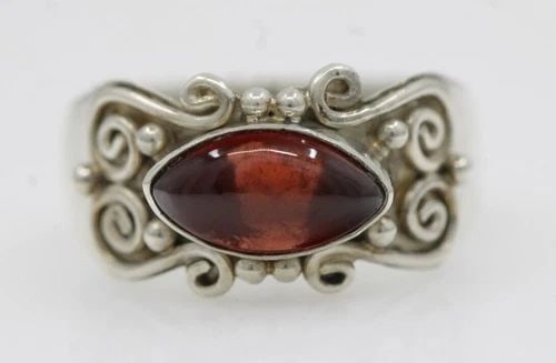 SAJEN STERLING SILVER .925 GARNET RING SIZE 5 - 4.2 GRAMS (1 of 2)