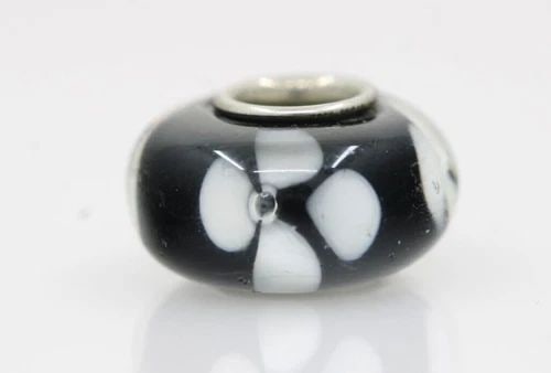 TROLLBEAD WHITE FLORAL BLACK BEAD CHARMS 2.1 GRAMS (1 of 2)