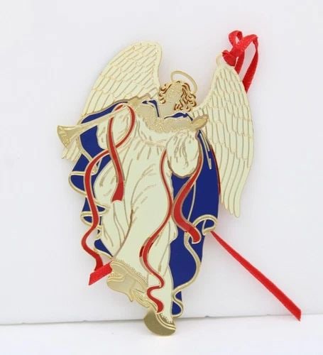 2004 NOVAM JOYFUL & TRIUMPHANT ANGEL IN FLIGHT BRASS HOLIDAY CHRISTMAS ORNAMENT: 2004 NOVAM JOYFUL & TRIUMPHANT ANGEL IN FLIGHT BRASS HOLIDAY CHRISTMAS ORNAMENT Description 2004 NOVAM Joyful & Triumphant Angel in Flight Brass Holiday Christmas Ornament The ornament is in good cond