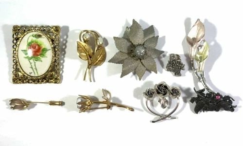 LOT OF 9 VINTAGE PINS BROOCHES WHITING & DAVIS, AVON, FLORALIA, BOEHM AT HOME (1 of 2)
