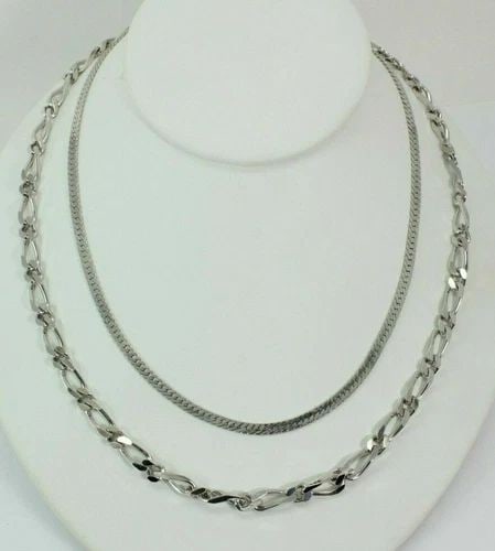 MONET SET OF 2 HERRING BONE SILVER TONE 26" FIGARO SILVER TONE 24" NECKLACES FS!: MONET SET OF 2 HERRING BONE SILVER TONE 26" FIGARO SILVER TONE 24" NECKLACES FS! Description MONET SET OF 2 HERRING BONE SILVER TONE 26" FIGARO SILVER TONE 24" NECKLACES FS! Item is in good condition.