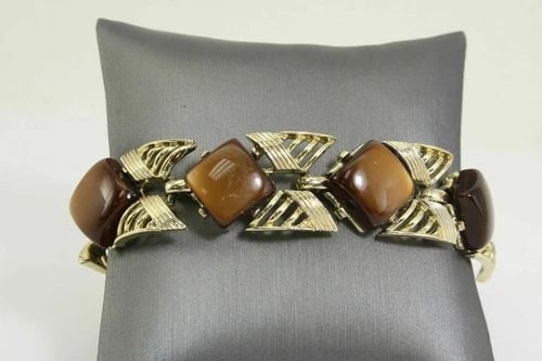 VINTAGE CORO GOLD TONE CHOCOLATE BROWN AMBER LUCITE 7" BRACELET (1 of 2)
