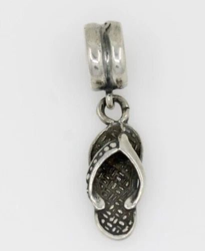 QUEENBERRY STERLING SILVER FLIP FLOP SLIPPER DANGLE CHARM 1.4 GRAMS (1 of 2)