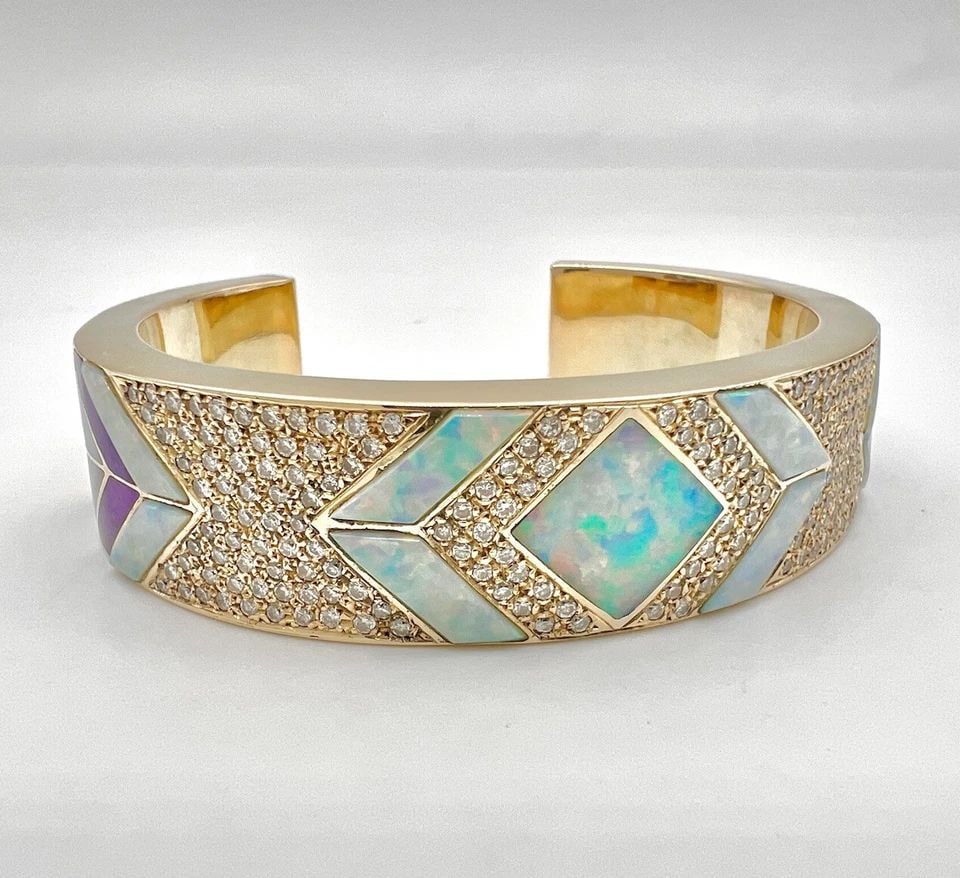 VTG NAVAJO 14K YELLOW GOLD 3.50CT DIAMOND OPAL SUGILITE MALACHITE CUFF BRACELET: VTG NAVAJO 14K YELLOW GOLD 3.50CT DIAMOND OPAL SUGILITE MALACHITE CUFF BRACELET Vtg Navajo 14K Yellow Gold 3.50ct Diamond Opal Sugilite Malachite Cuff Bracelet Cuff is 5 1/4" Tip to Tip and has a 1 1/