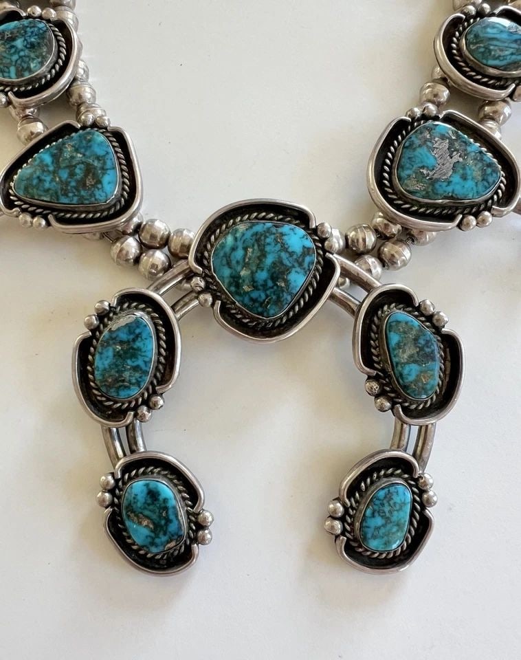 HUGE 328.7G VINTAGE NAVAJO STERLING BISBEE TURQUOISE SQUASH BLOSSOM NECKLACE 31": HUGE 328.7G VINTAGE NAVAJO STERLING BISBEE TURQUOISE SQUASH BLOSSOM NECKLACE 31" HUGE 328.7g Vintage Navajo Sterling Silver High Grade Bisbee Turquoise Squash Blossom Necklace 31" This Amazing Museum 