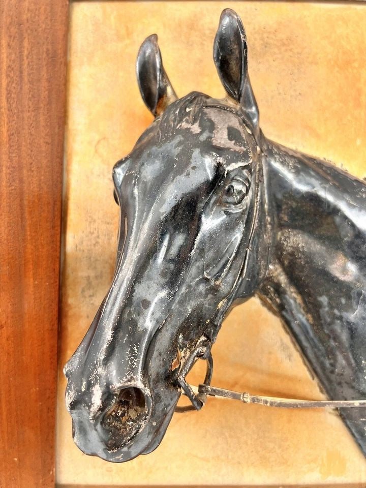 ANTIQUE EQUESTRIAN 3D STERLING SILVER FRAMED HORSE STATUE TROPHY PLAQUE 3000G (1 of 2)