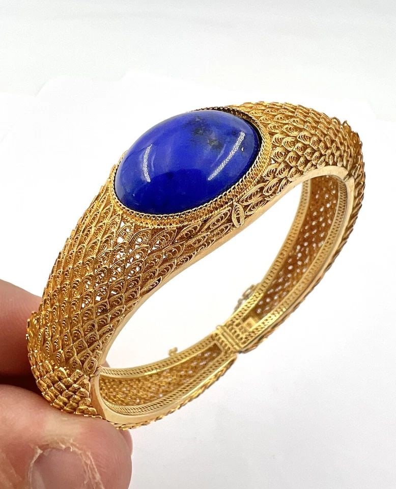 FINE ANTIQUE CHINESE 14K YELLOW GOLD FILIGREE LAPIS LAZULI BANGLE BRACELET (1 of 2)