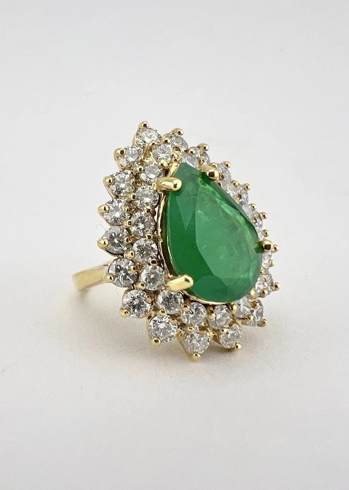 FINE 14K YELLOW GOLD 6.00CT PEAR GREEN EMERALD & 2.50CT DIAMOND HALO RING: FINE 14K YELLOW GOLD 6.00CT PEAR GREEN EMERALD & 2.50CT DIAMOND HALO RING Fine 14k Yellow Gold 6.00ct Pear Green Emerald & 2.50ct Diamond Halo Women's Ring Ring Size: 5 - Can be Resized With Out Damag