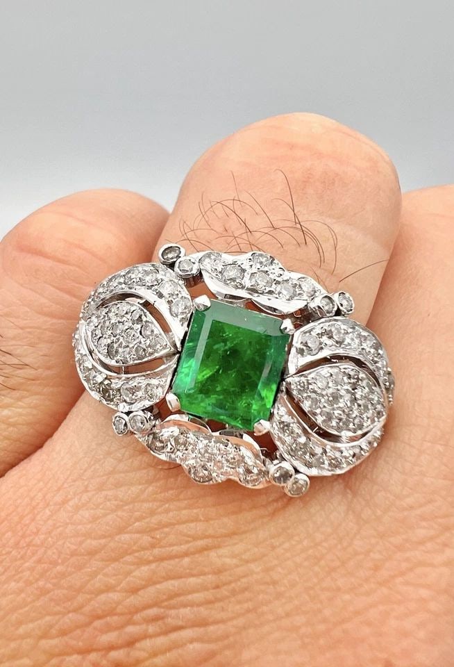 MASSIVE ANTIQUE ART DECO 18K WHITE GOLD EMERALD & DIAMOND FILIGREE RING: MASSIVE ANTIQUE ART DECO 18K WHITE GOLD EMERALD & DIAMOND FILIGREE RING Massive Antique Art Deco 18k White Gold Emerald & Diamond Filigree Ring Ring Size: 8.75 - Can Be Resized Metal: 18k White Gold -