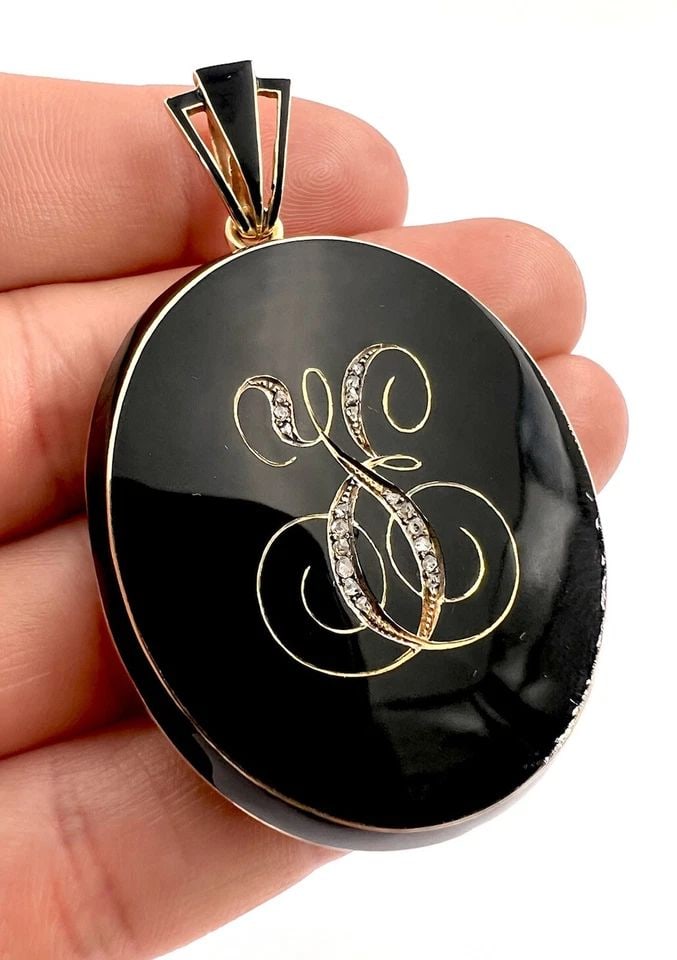 VICTORIAN SCOTTISH 14K GOLD ROSE CUT DIAMOND & ENAMEL PHOTO LOCKET PENDANT 34.4G: VICTORIAN SCOTTISH 14K GOLD ROSE CUT DIAMOND & ENAMEL PHOTO LOCKET PENDANT 34.4G Antique Victorian Scottish14K Gold Rose Cut Diamond & Enamel Photo Locket Pendant 34.4g Size: 2 3/8" Tall With Bail by 