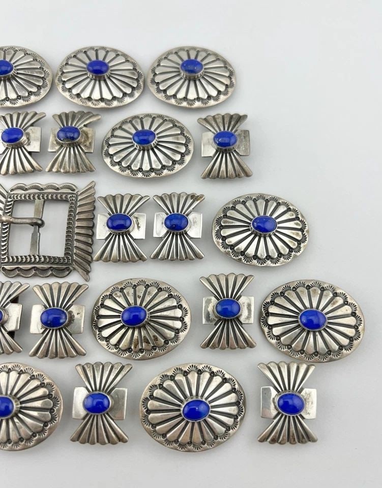 RARE SUNSHINE REEVES NAVAJO STERLING SILVER LAPIS LAZULI STAMP 32 CONCHO BELT: RARE SUNSHINE REEVES NAVAJO STERLING SILVER LAPIS LAZULI STAMP 32 CONCHO BELT Vintage Sunshine Reeves Navajo Sterling Silver Lapis Lazuli Stamp 32 Concho Belt 258.3g Buckle Size: 1 1/2" Wide by 1 1/2"