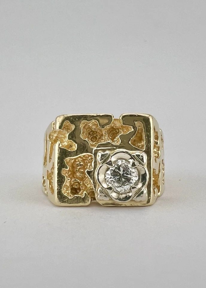 VINTAGE RETRO 14K YELLOW GOLD ROUND .36CT DIAMOND CHUNKY NUGGET MEN’S RING 15.5G: VINTAGE RETRO 14K YELLOW GOLD ROUND .36CT DIAMOND CHUNKY NUGGET MEN’S RING 15.5G Vintage Retro 14k Yellow Gold Round .36ct Diamond Chunky Nugget Men’s Ring 15.5g Ring Size: 9.5 - Can Be Resized To
