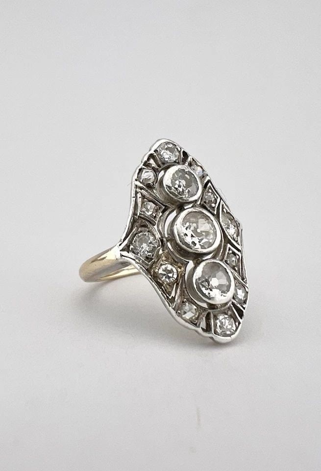 1880S VICTORIAN 14K YELLOW GOLD PLATINUM TOP OLD MINE CUT DIAMOND ELONGATED RING: 1880’s Victorian Georgian 14k Yellow Gold & Platinum Top Old Mine Cut Diamond Elongated 3 Stone Ring Ring Size: 5 - Can Be Resized Weight is 3.4 Grams on my scale Metal: 14k Yellow Gold & (I Believe