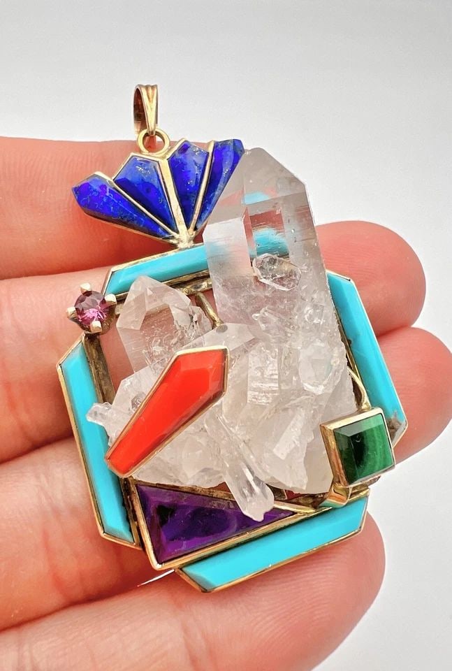 MODERNIST NAVAJO 14K YELLOW GOLD TURQUOISE CORAL LAPIS QUARTZ SUGILITE PENDANT: MODERNIST NAVAJO 14K YELLOW GOLD TURQUOISE CORAL LAPIS QUARTZ SUGILITE PENDANT Vtg Modernist Navajo 14k Yellow Gold Turquoise Coral Lapis Quartz Sugilite Pendant Size: 2.25" Tall With Bail By1 3/8" Wi