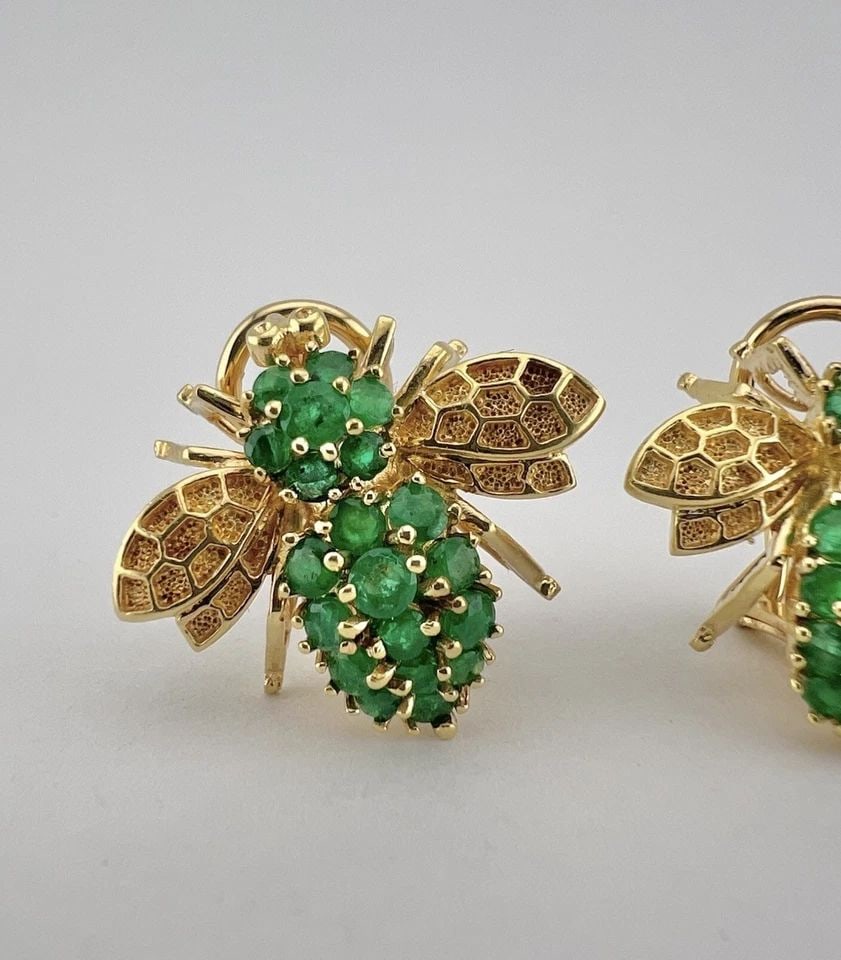 DESIGNER 14K YELLOW GOLD EMERALD 3D BUMBLE BEE OMEGA BACK POST EARRINGS 11.2G (1 of 2)