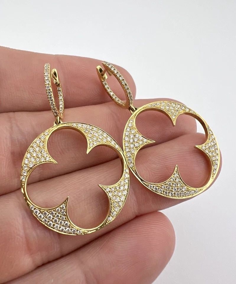 DESIGNER 18K YELLOW GOLD 4 LEAF CLOVER FLOWER 2.00CT DIAMOND DANGLE EARRINGS (1 of 2)