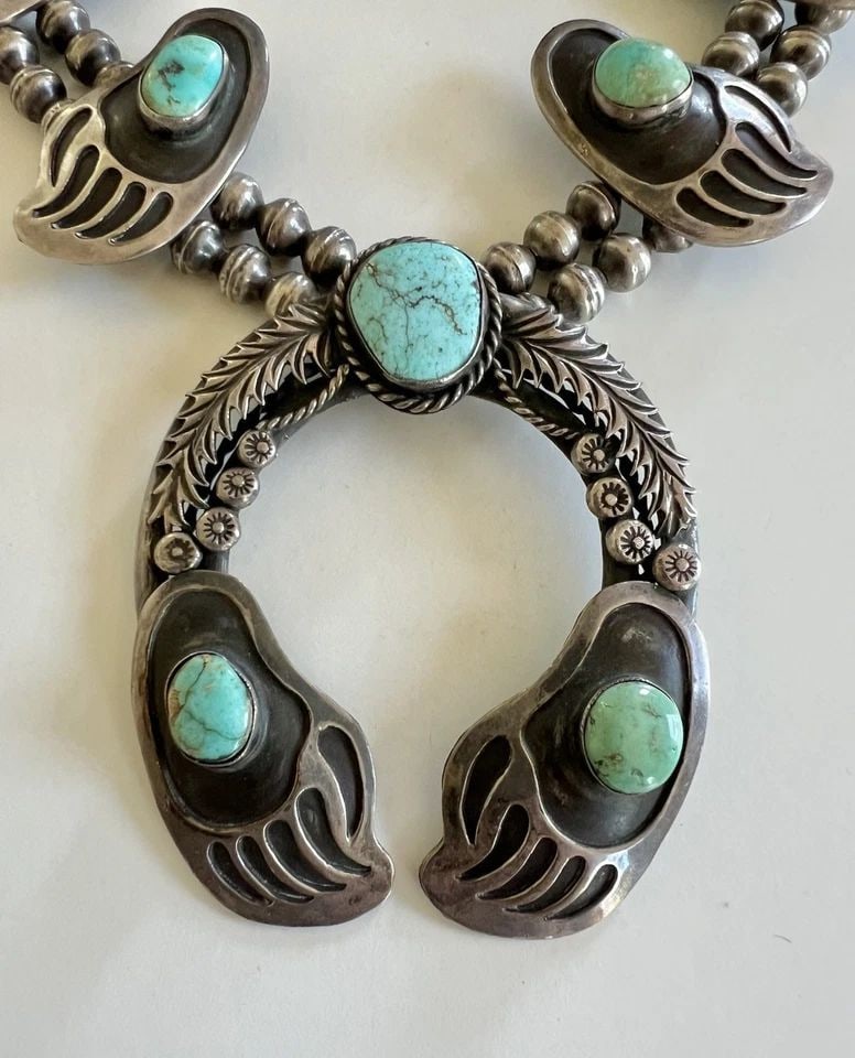 VTG 234G NAVAJO STERLING SILVER TURQUOISE BEAR PAW SQUASH BLOSSOM NECKLACE 26": Vtg 234g Navajo Sterling Silver Turquoise Bear Paw Squash Blossom Necklace 26" This Amazing necklace features huge specimens of Natural Nevada Turquoise, secure in a Smooth bezel. Necklace has 8mm Wid