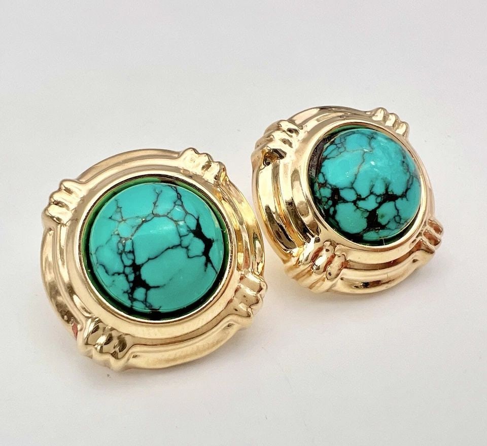 DESIGNER 14K YELLOW GOLD SPIDERWEB TURQUOISE OMEGA BACK POST EARRINGS 13.5G: DESIGNER 14K YELLOW GOLD SPIDERWEB TURQUOISE OMEGA BACK POST EARRINGS 13.5G Designer 14k Yellow Gold Spiderweb Turquoise Omega Back Post Earrings 13.5g Size: 1 1/8" Tall & Wide Metal: 14k Yellow Gold 