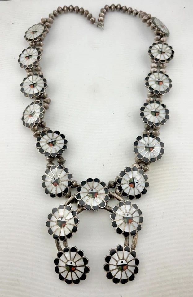 266G VTG ZUNI STERLING SILVER FLUSH GEMSTONE SUNFACE SQUASH BLOSSOM NECKLACE 28": 266G VTG ZUNI STERLING SILVER FLUSH GEMSTONE SUNFACE SQUASH BLOSSOM NECKLACE 28" 266g Vtg Zuni Sterling Silver Flush Gemstone Sunface Squash Blossom Necklace 28" This Amazing necklace features huge sp