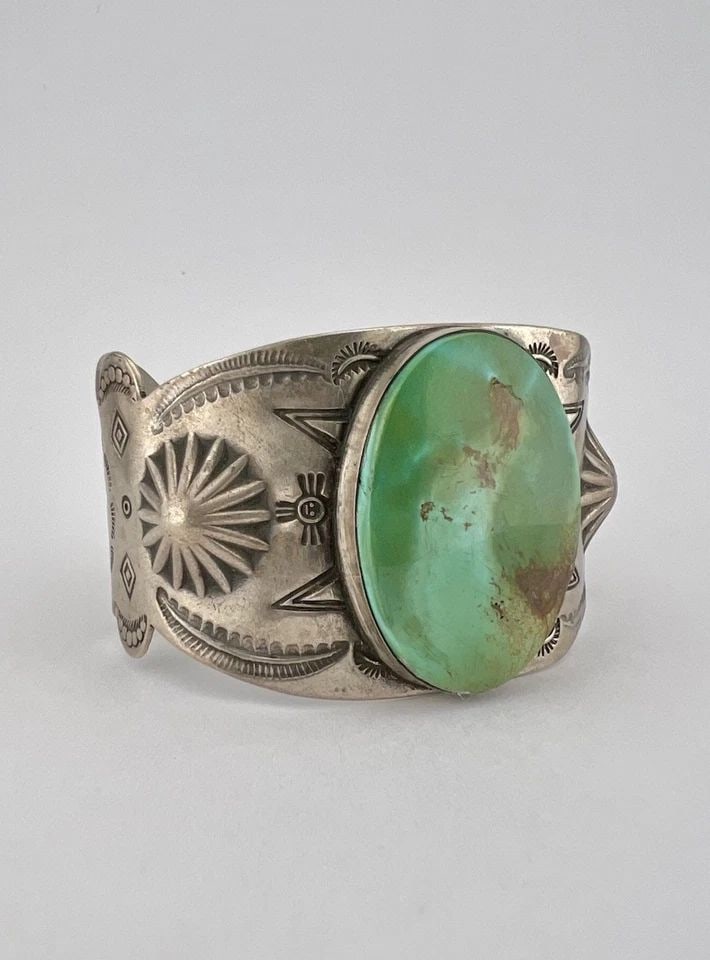 VTG FRED HARVEY NAVAJO STERLING SILVER ROYSTON TURQUOISE STAMPED CUFF BRACELET: VTG FRED HARVEY NAVAJO STERLING SILVER ROYSTON TURQUOISE STAMPED CUFF BRACELET Vtg Fred Harvey Era Navajo Sterling Silver Turquoise Stamped Repousse Cuff Bracelet 49.5g Cuff is 5 3/4" tip to Tip and h
