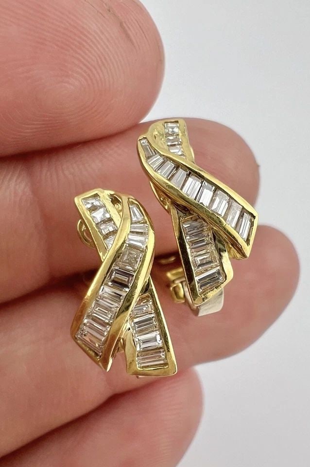 18K YELLOW GOLD ASSCHER & BAGUETTE CUT DIAMOND OMEGA BACK POST INFINITY EARRINGS: 18K YELLOW GOLD ASSCHER & BAGUETTE CUT DIAMOND OMEGA BACK POST INFINITY EARRINGS Fine 18k Yellow Gold Asscher & Baguette Cut Diamond Omega Back Post Infinity Earrings Size: 5/8" (16mm) Tall & Over 1/4
