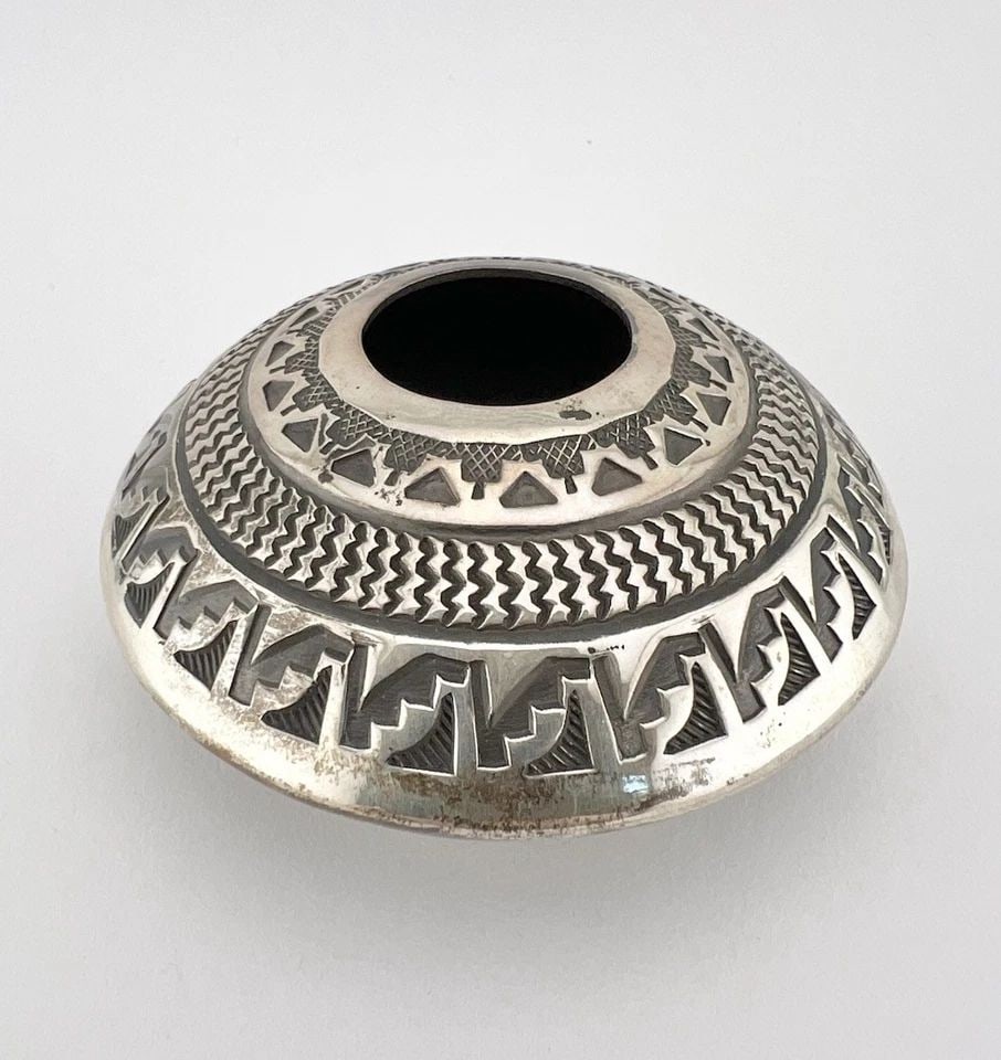 RARE VTG NAVAJO SUNSHINE REEVES STERLING SILVER DETAILED DEEP STAMPED WEED POT (1 of 2)
