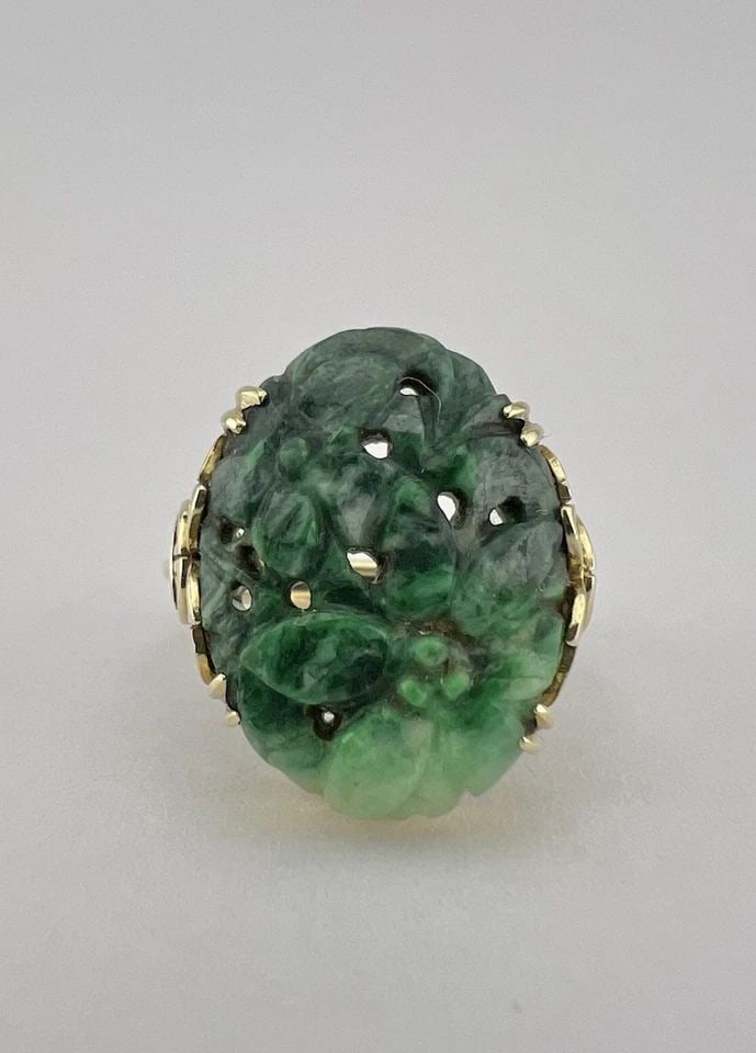 ANTIQUE VICTORIAN 14K YELLOW GOLD CARVED GREEN JADE FLORAL FILIGREE RING: ANTIQUE VICTORIAN 14K YELLOW GOLD CARVED GREEN JADE FLORAL FILIGREE RING Antique Victorian 14k Yellow Gold Carved Green Jade Floral Filigree Ring 7g Ring Size: 7 - Can Be Sized Without Damaging Weight