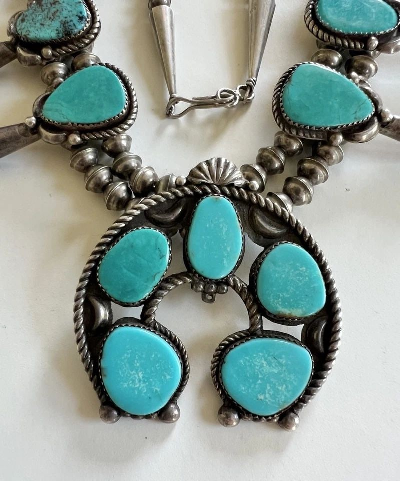 VTG NAVAJO STERLING SILVER BLUE FOX TURQUOISE SQUASH BLOSSOM NECKLACE 28" -137G: VTG NAVAJO STERLING SILVER BLUE FOX TURQUOISE SQUASH BLOSSOM NECKLACE 28" -137G Vtg Navajo Sterling Silver Blue Fox Turquoise Squash Blossom Necklace 28" -137g This Amazing necklace features huge spec